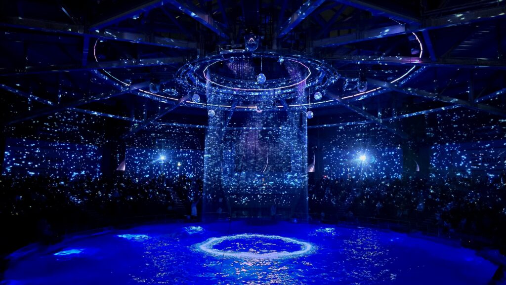 アクアパーク品川 SNOW AQUARIUM by NAKED ドルフィンショー ナイトバージョン BRIGHT CRYSTAL