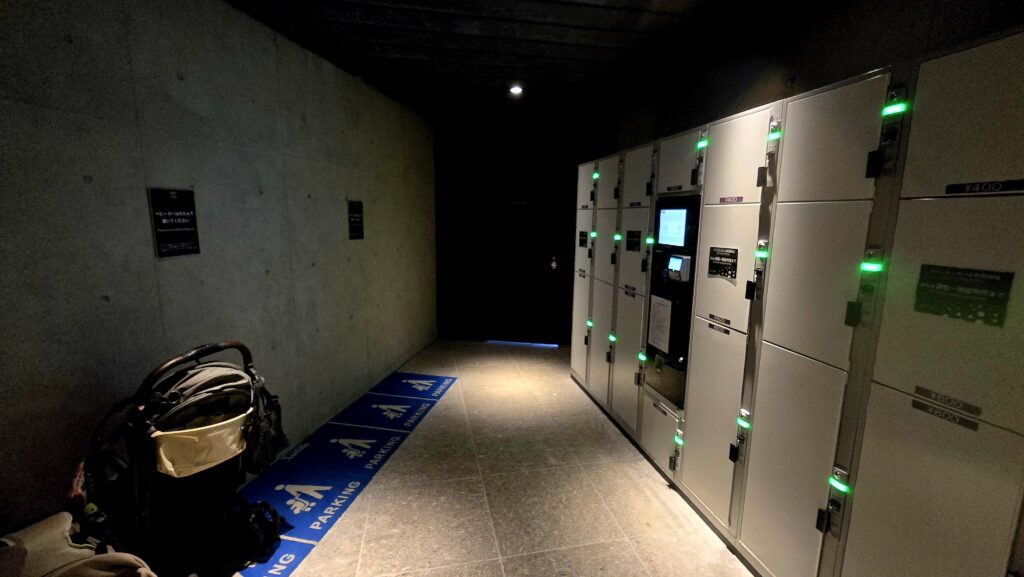 アトア atoa ベビーカー置き場 コインロッカー